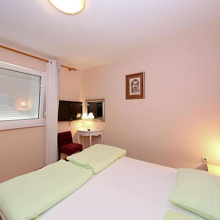 Beautiful Holiday Home With Private Pool, Nice Garden With Relax Area, Taverne 马斯莱尼察 外观 照片